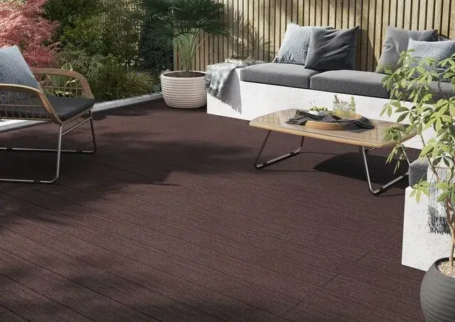 Woodgrain finish decking